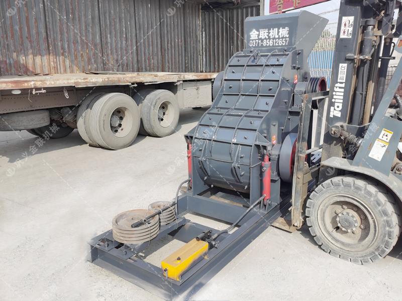 SCF800X600雙級粉碎機(jī)發(fā)貨圖片_發(fā)往山東濟(jì)南_破碎煤矸石 SCF800X600雙級粉碎機(jī)發(fā)貨圖片_發(fā)往山東濟(jì)南_破碎煤矸石
