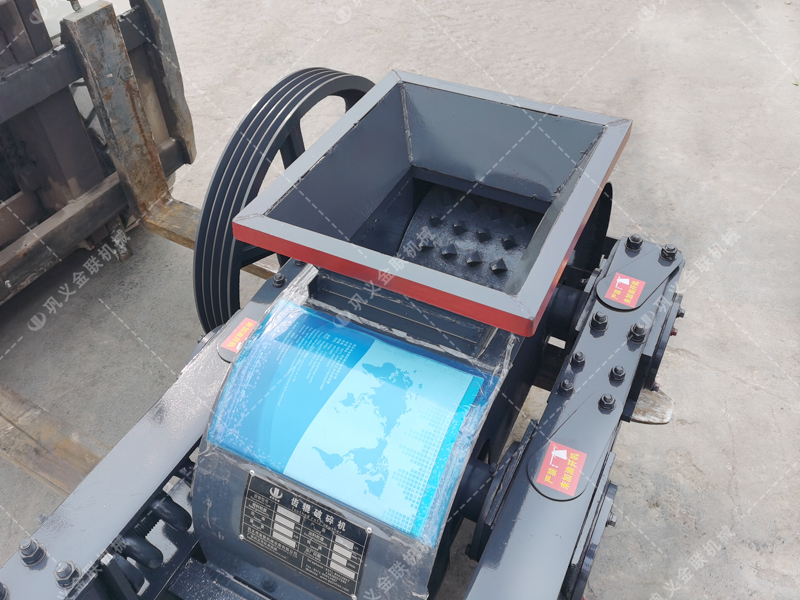 2PGC400*250小型雙齒輥破碎機發(fā)貨圖片_發(fā)往浙江海寧_破碎礦石 2PGC400*250小型雙齒輥破碎機發(fā)貨圖片_發(fā)往浙江海寧_破碎礦石